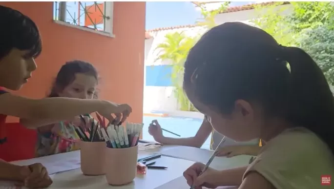 Férias: ‘Brincar é uma forma de entender os próprios sentimentos’, aponta especialista