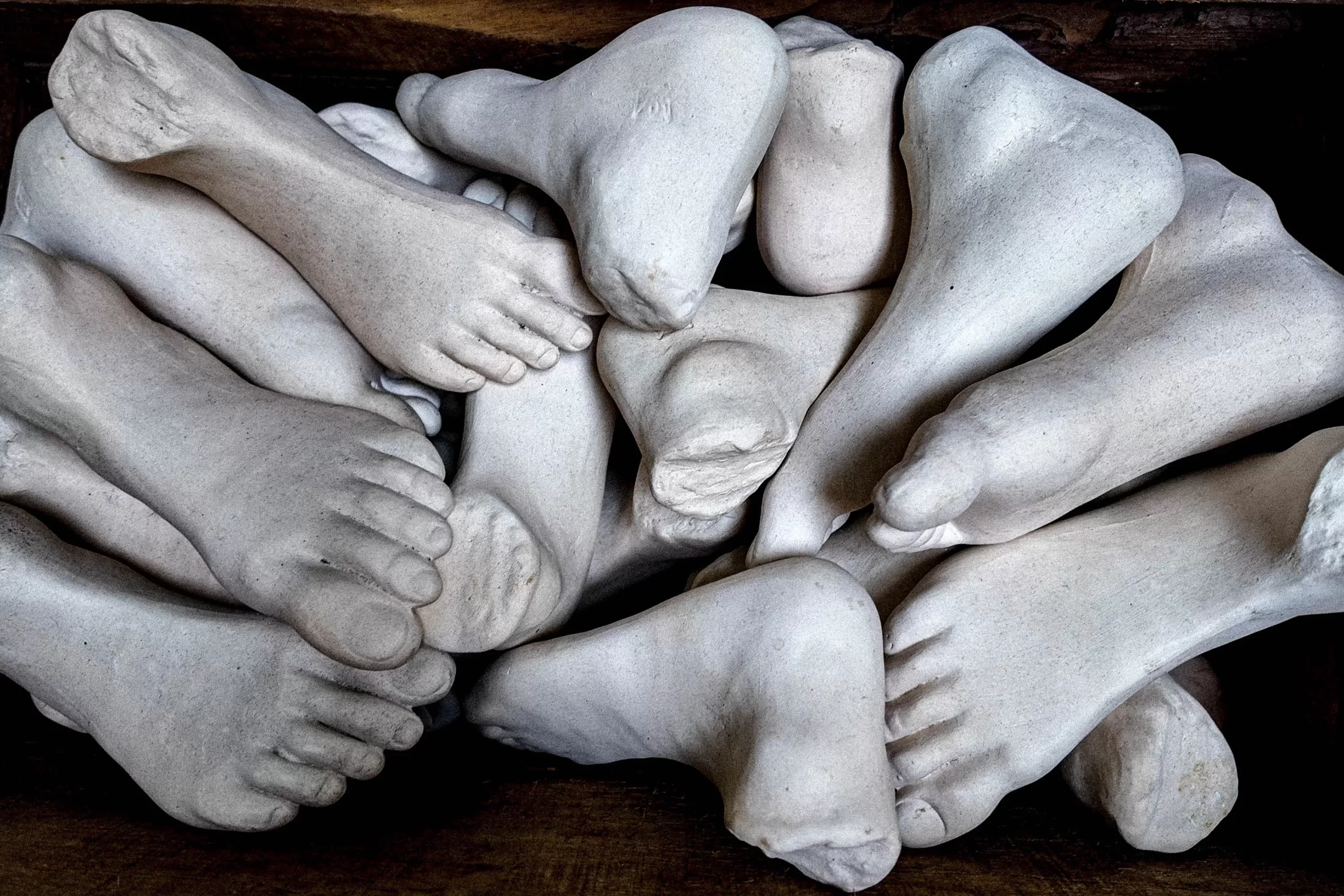 Com obras tridimensionais, MAC Paraná apresenta mostra “O Estranho que Mora Comigo”