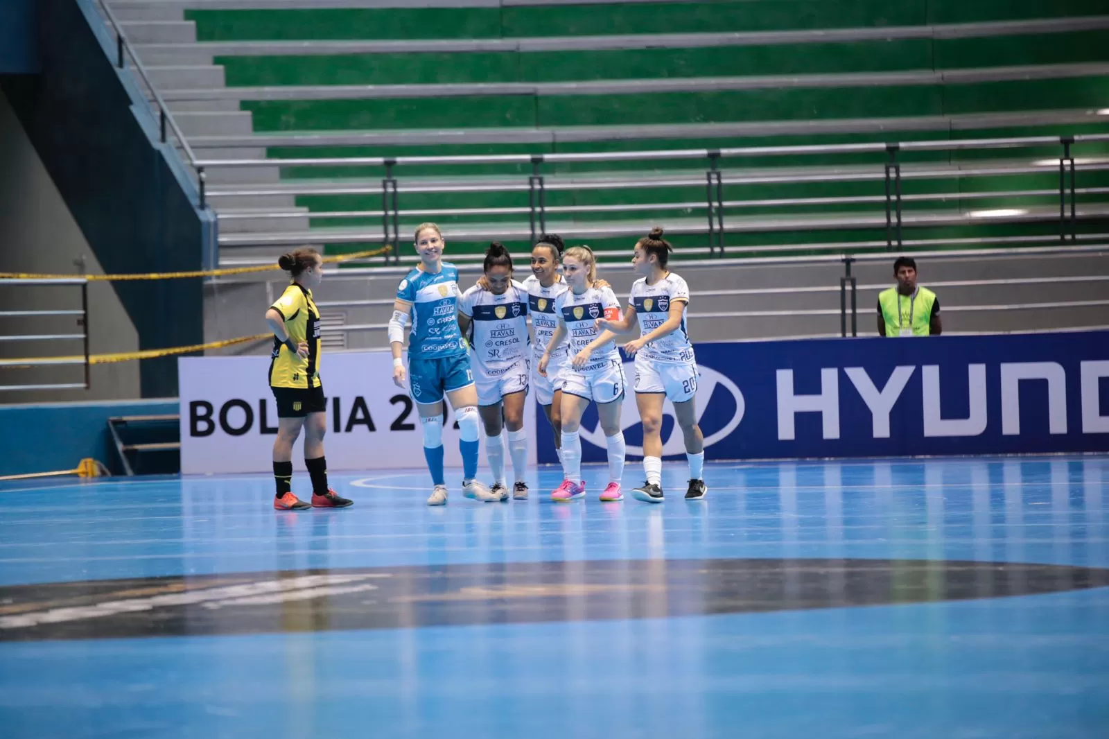 Stein Cascavel goleia o Peñarol e garante vaga nas semifinais