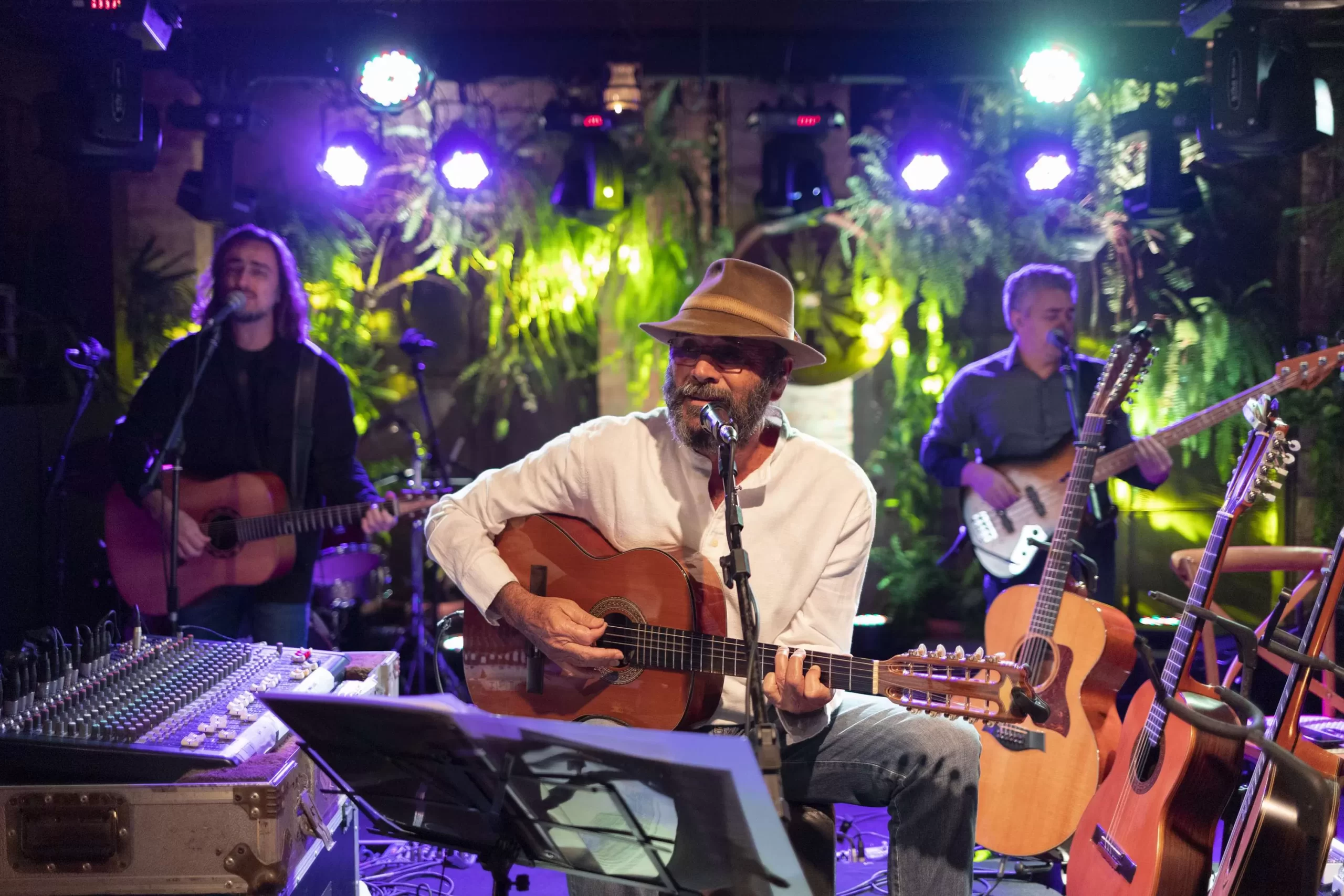 Guairão recebe show de Almir Sater no dia 31 de agosto