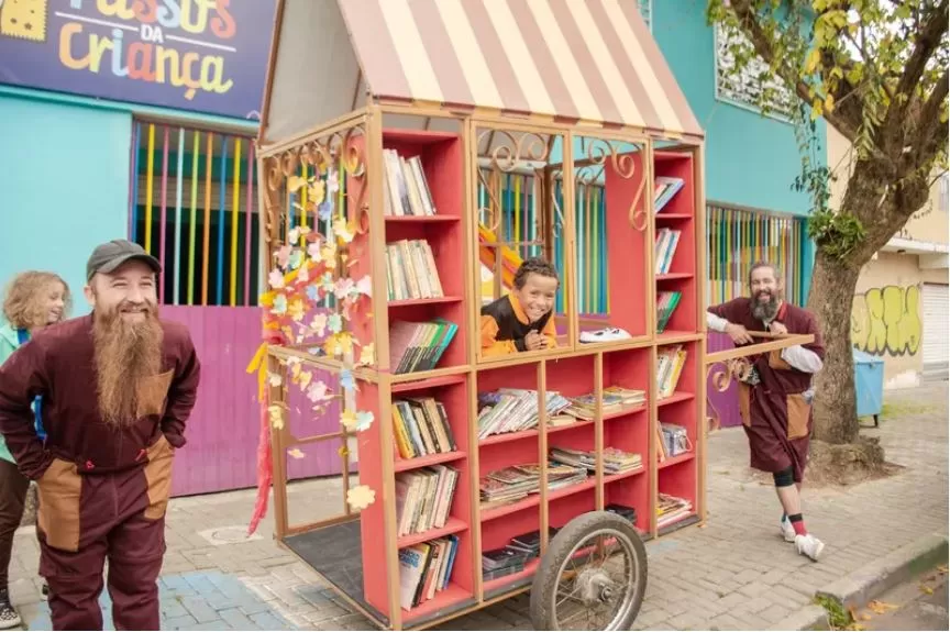 Mostra Literatura Paraná leva histórias e intervenções literárias para as periferias de Curitiba