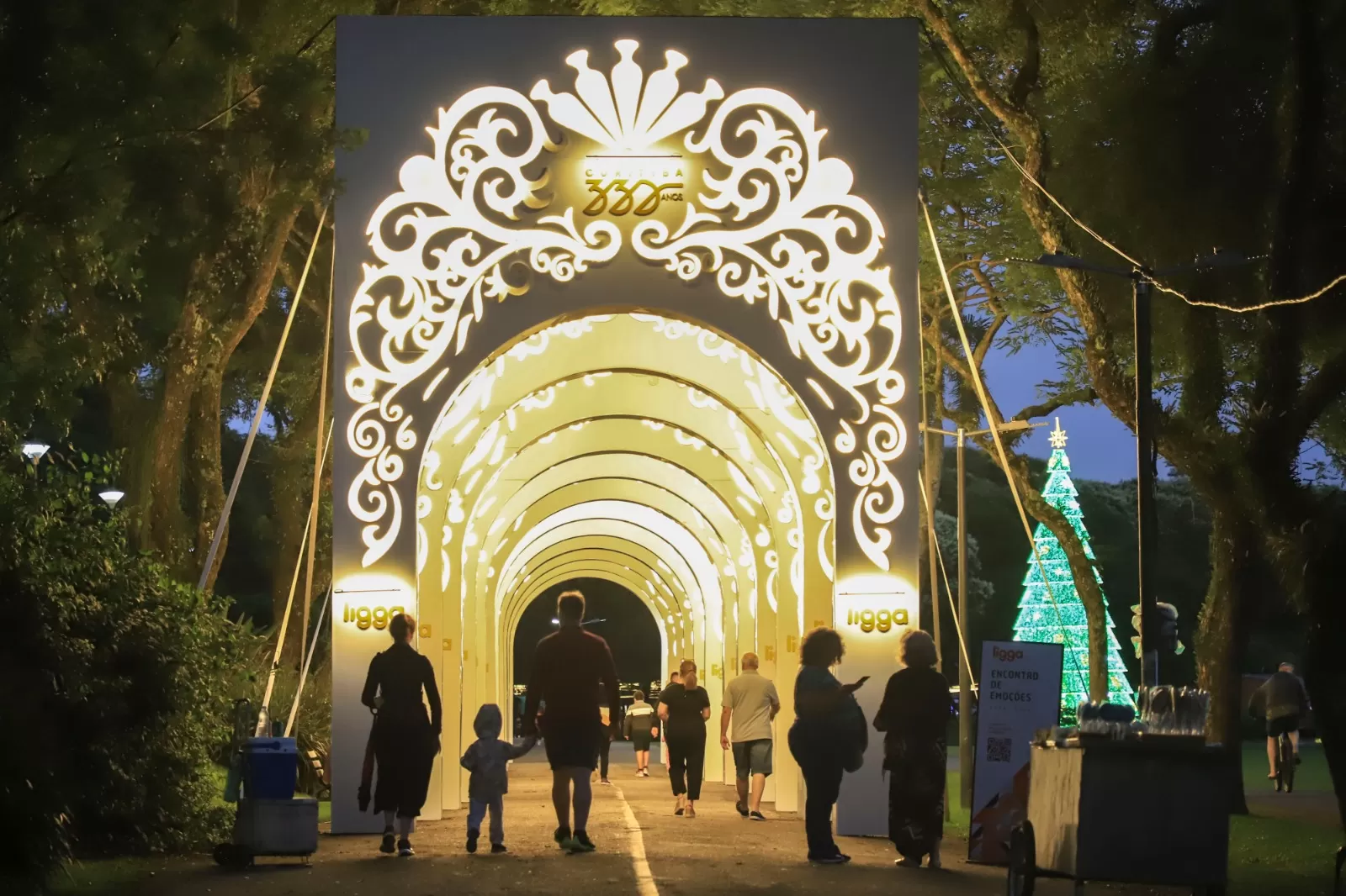 Calendário de novembro do Paraná tem shows natalinos, festas religiosas e frango na telha