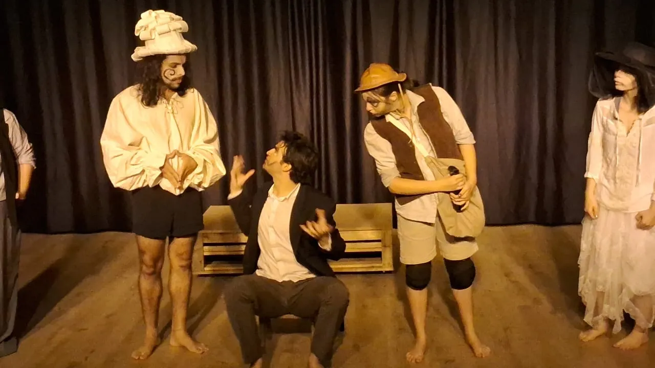 Curso de Formação de Atores da Cool Hall encena texto de Bertolt Brecht