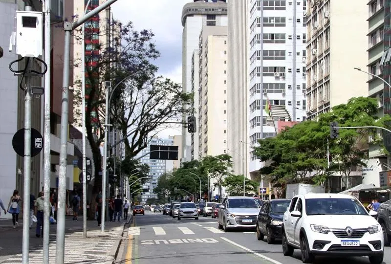 Curitiba quase duplica valor de contrato com empresas investigadas