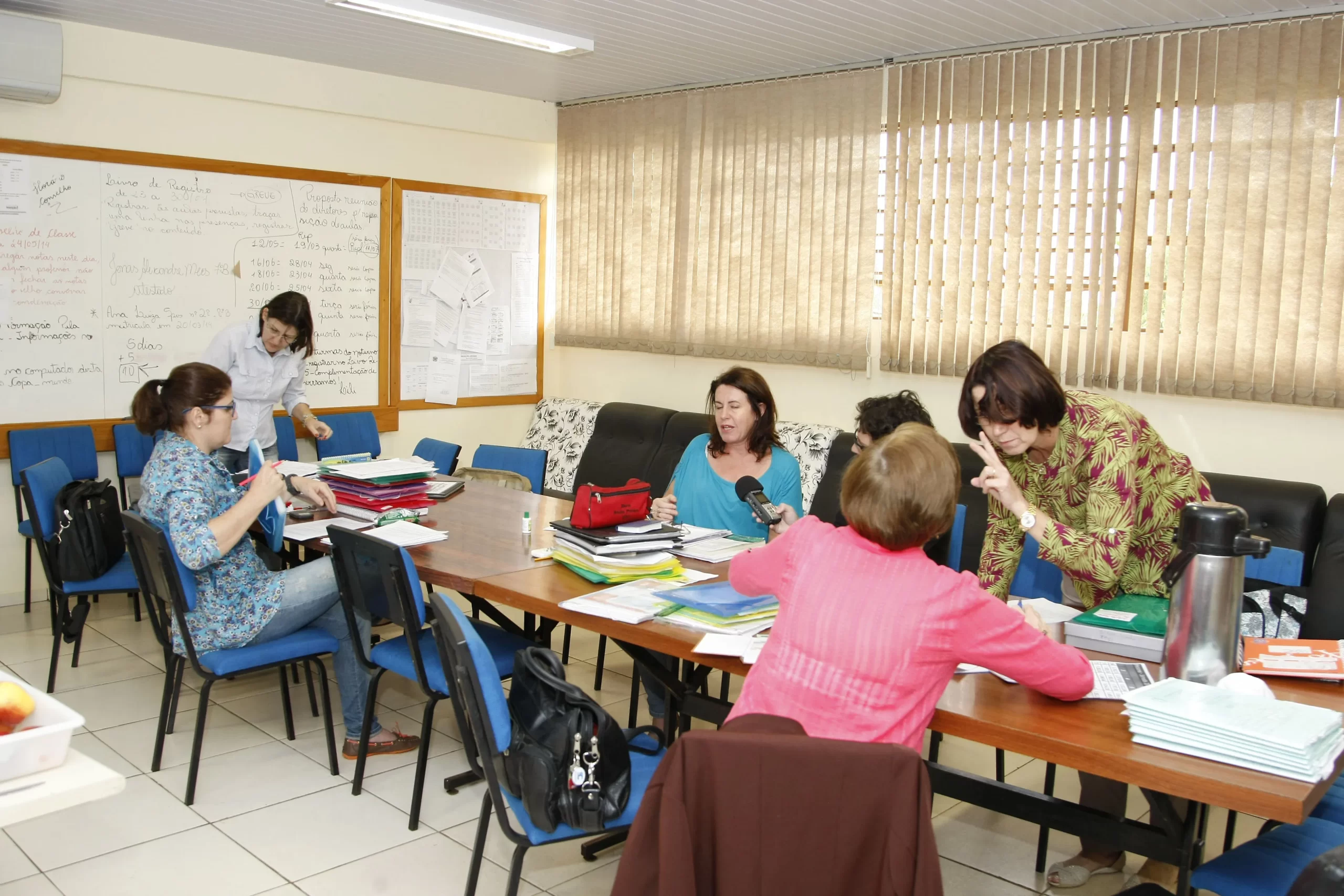 STJ decide a favor da APP-Sindicato sobre hora-atividade e governo do Paraná ainda não se posiciona