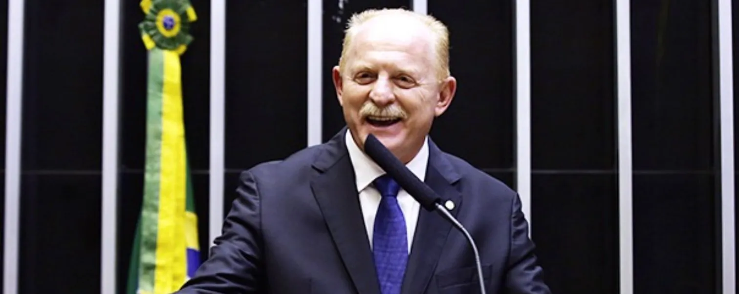 Deputado federal Vermelho repassou R$ 303 mil a empresa de pai de assessor oculto