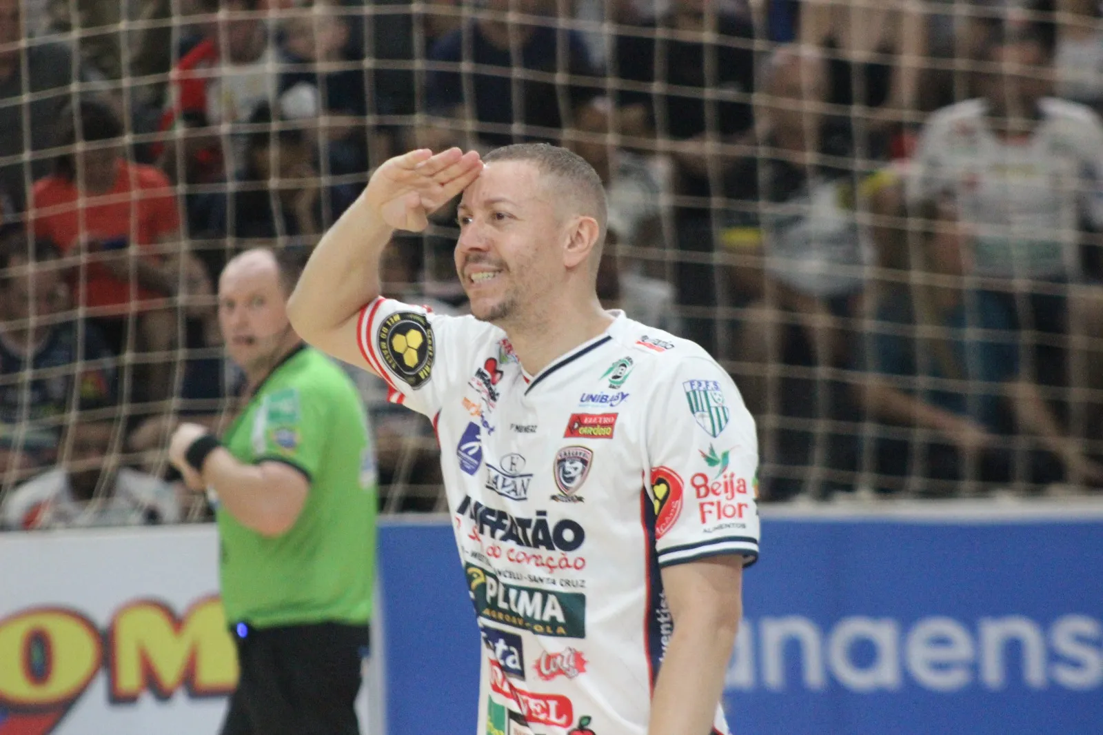 Xerifão Carlão segue no Cascavel Futsal em 2025