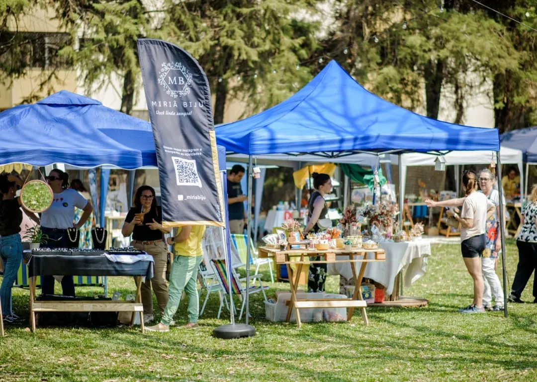 Feirinha no Bosque realiza edição especial de Natal neste sábado