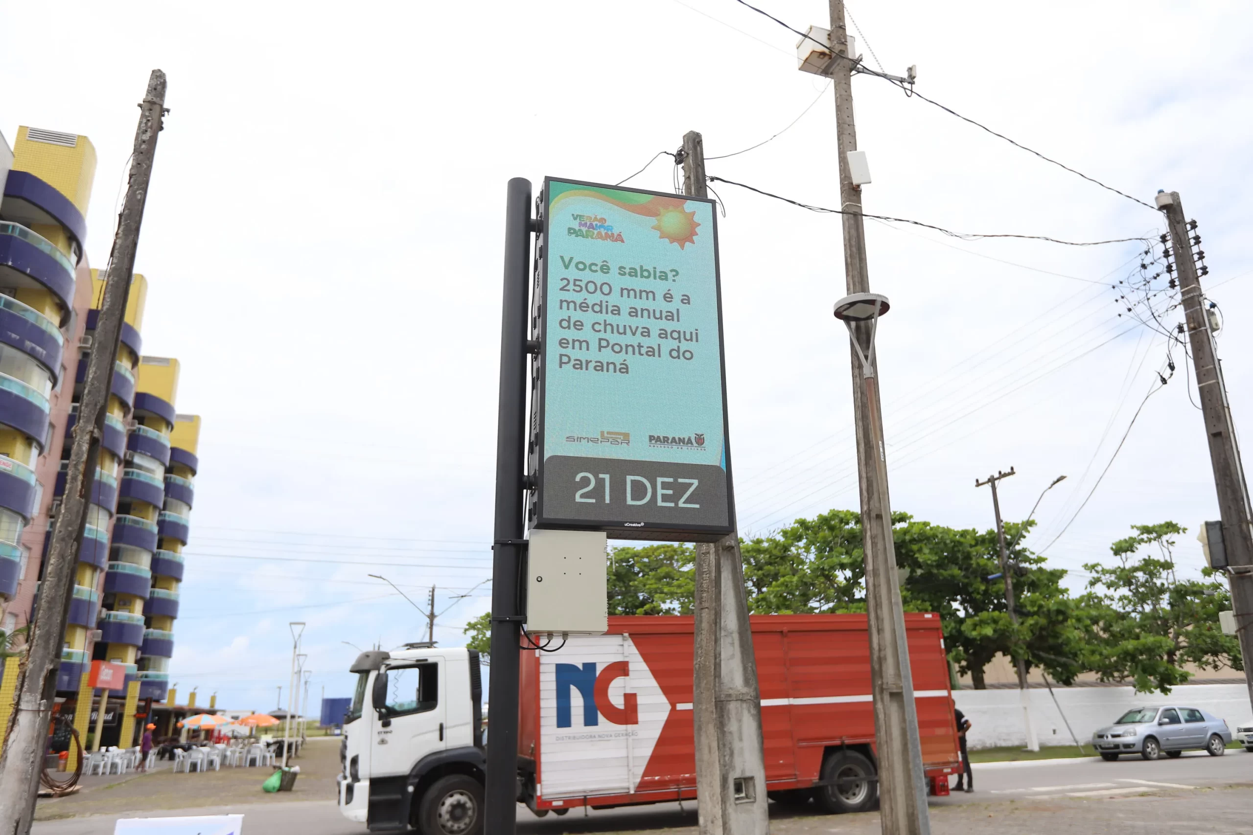 Simepar disponibiliza informações meteorológicas em painéis digitais no Litoral