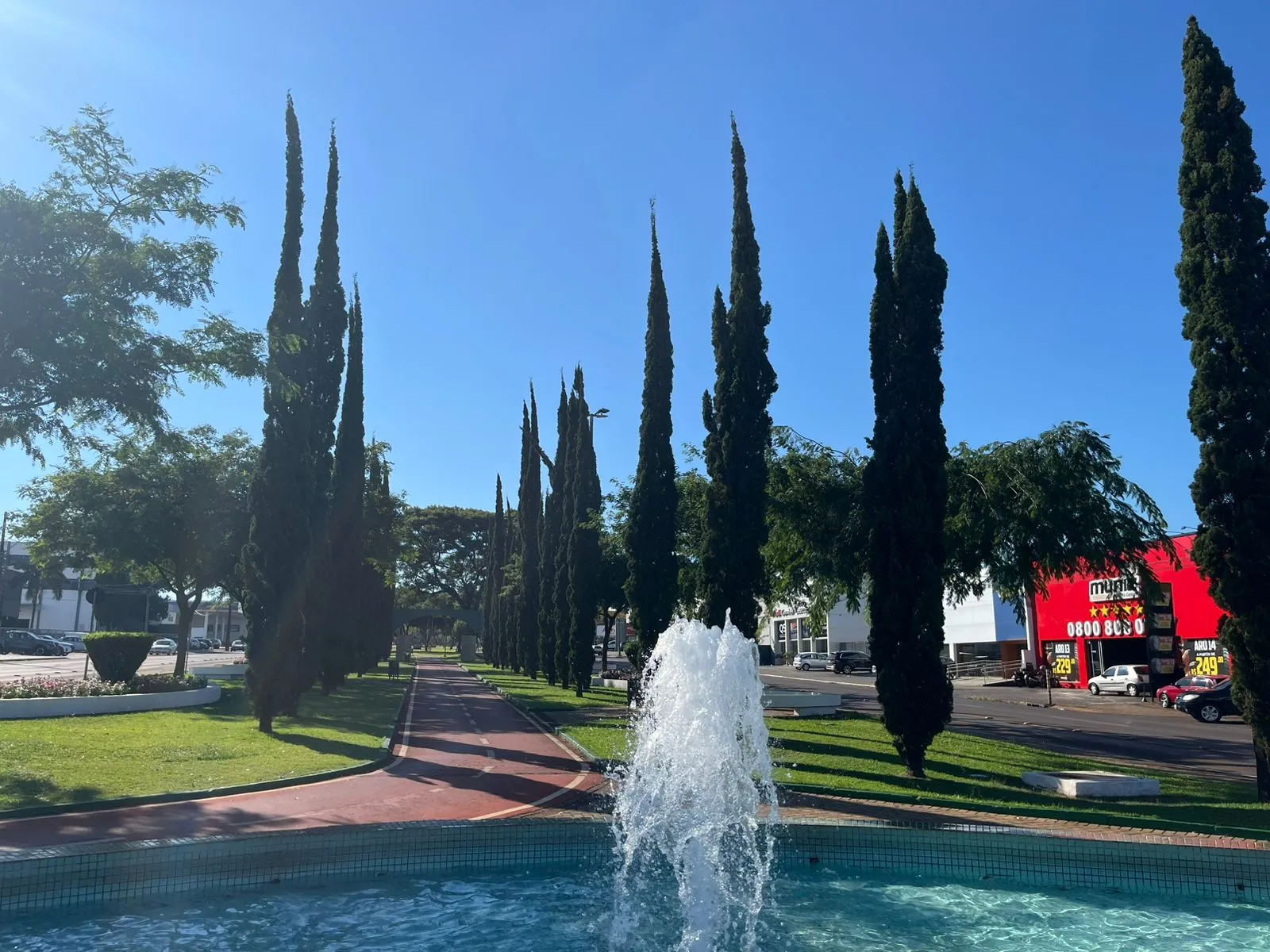 Quarta-feira quente em Cascavel com possibilidade de chuvas rápidas de verão