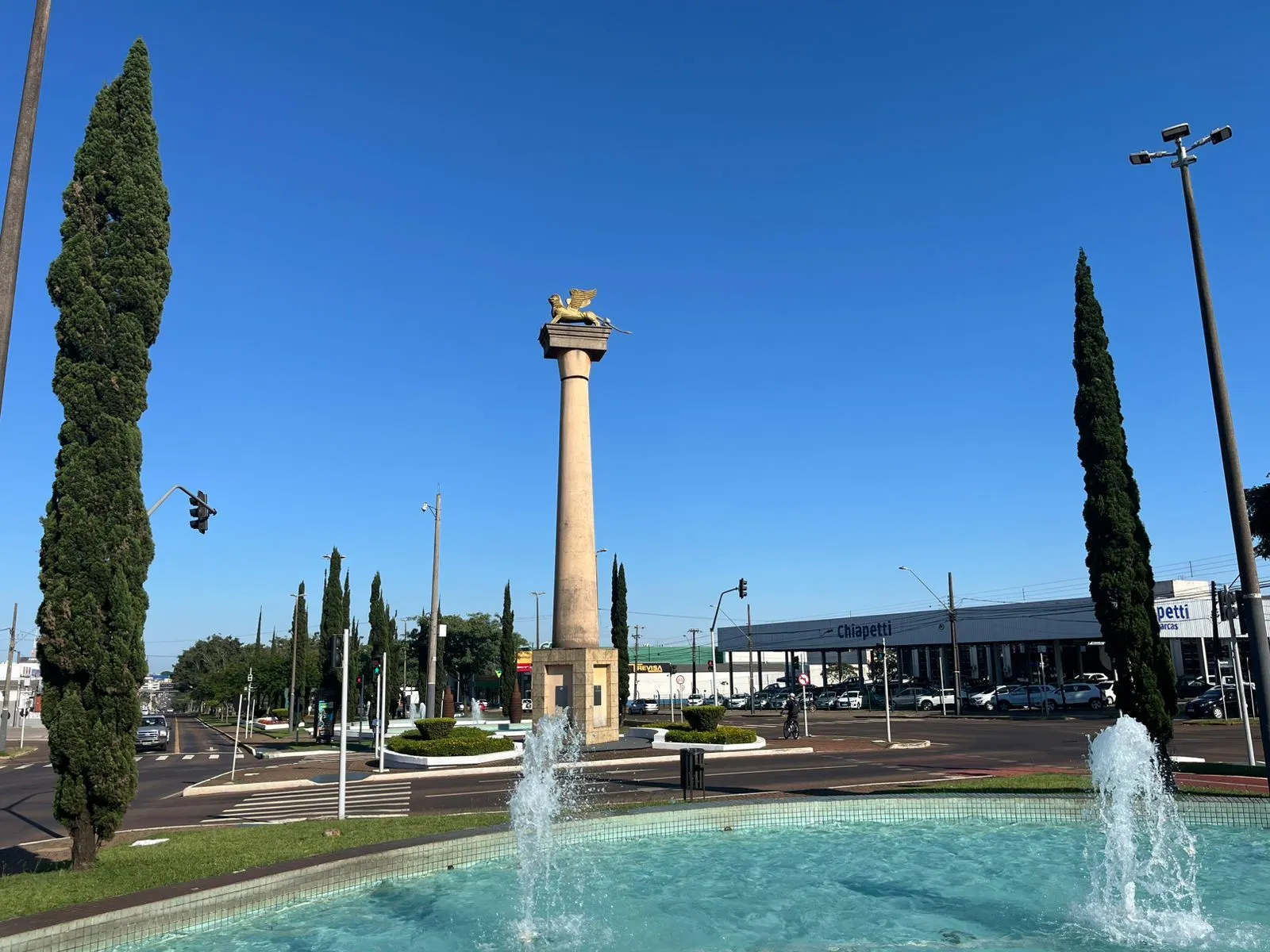 Cascavel inicia a semana com sol intenso e calor