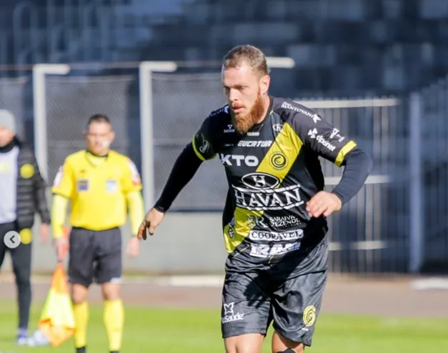 Lucas Coelho anuncia a aposentadoria do futebol aos 30 anos