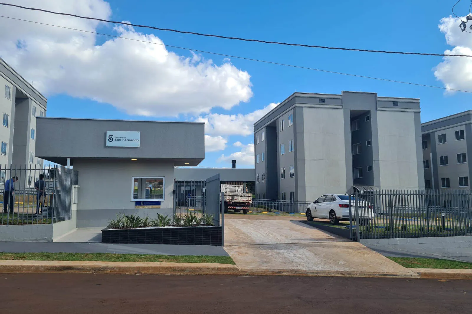 Famílias cascavelenses buscam casa própria em cadastro com a Cohavel