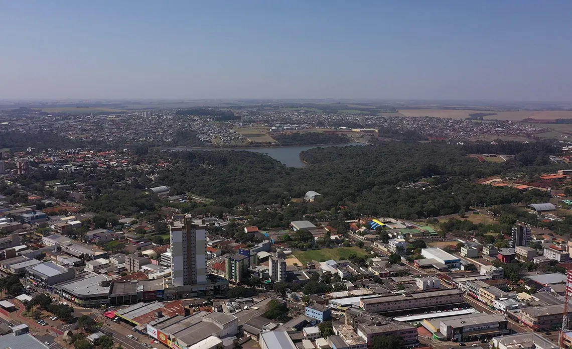 Clima instável marca a quinta-feira com previsão de pancadas de chuva em Cascavel