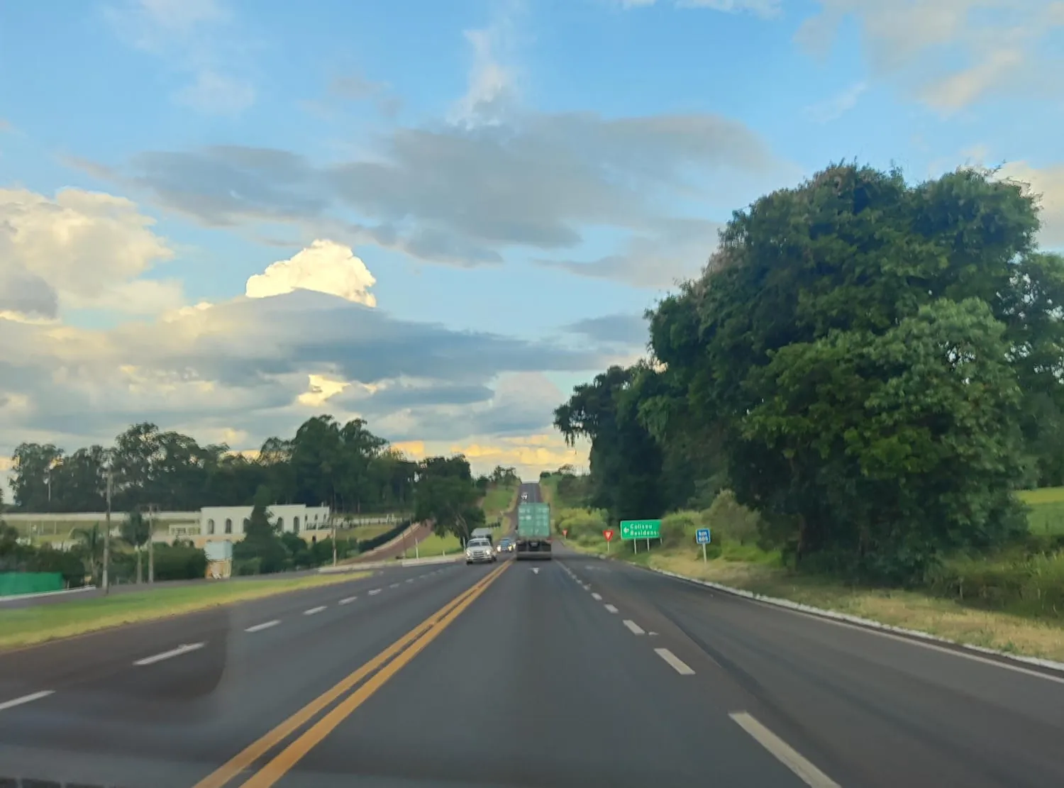 Tráfego nas rodovias do Paraná: fluxo normal neste domingo (26)