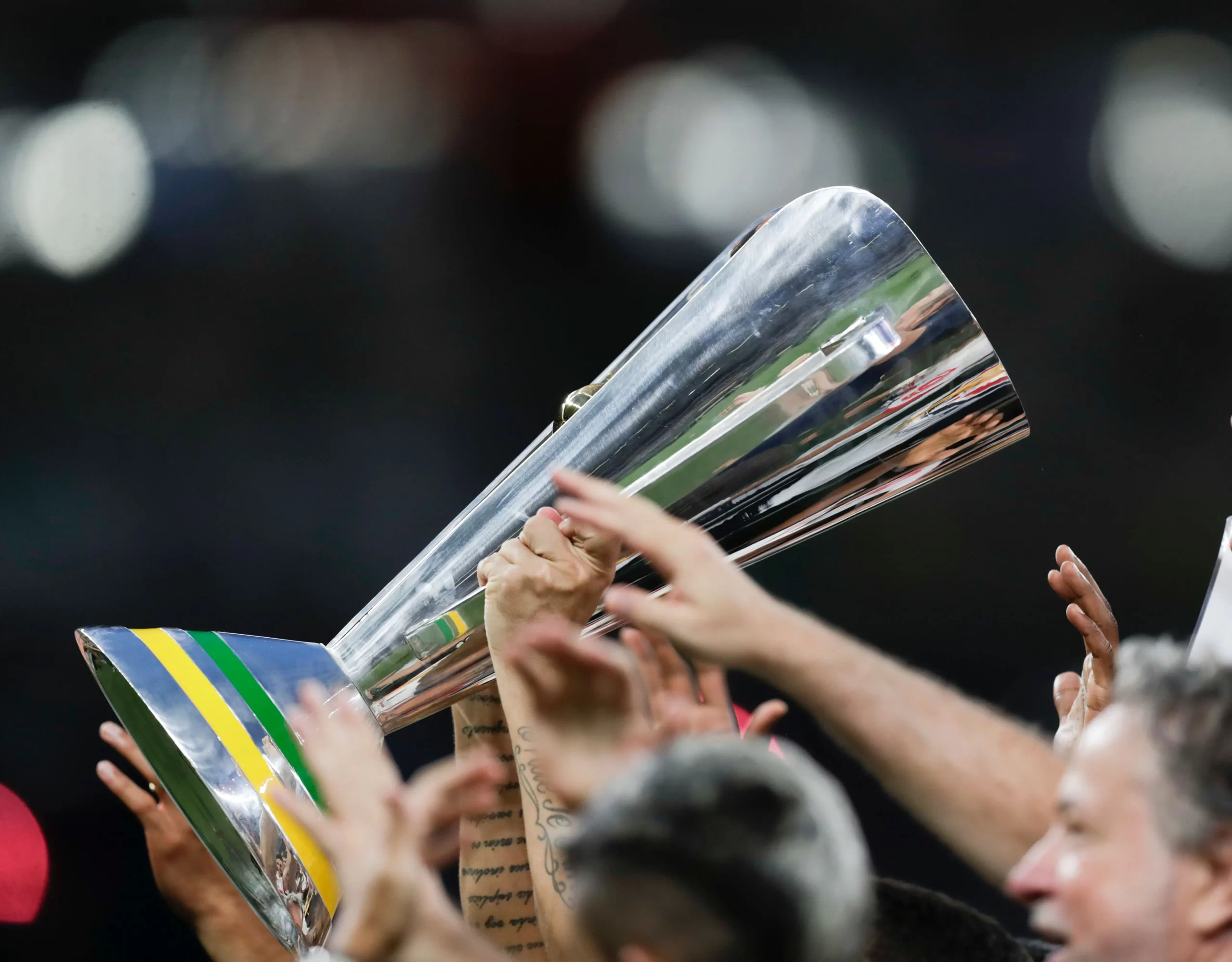 A primeira grande taça do futebol brasileiro