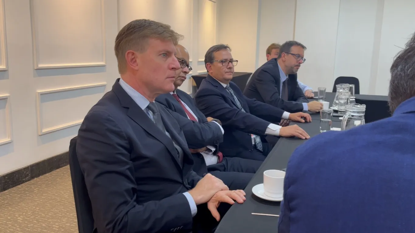 Deputado Padovani participa do Parlasul, fiscalizando eleições no Equador