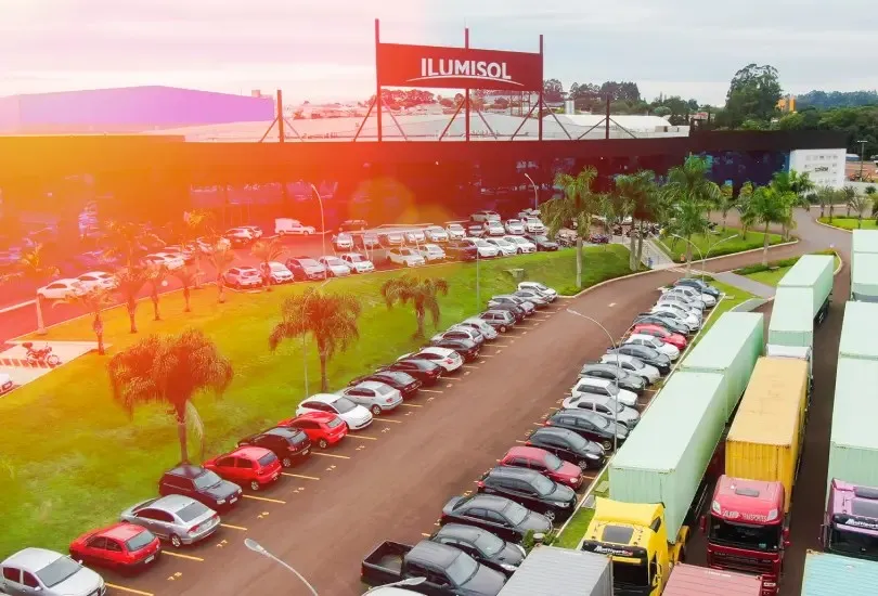 Após ser acionada na justiça, Ilumisol quita dívida milionária com empresa de painéis elétricos