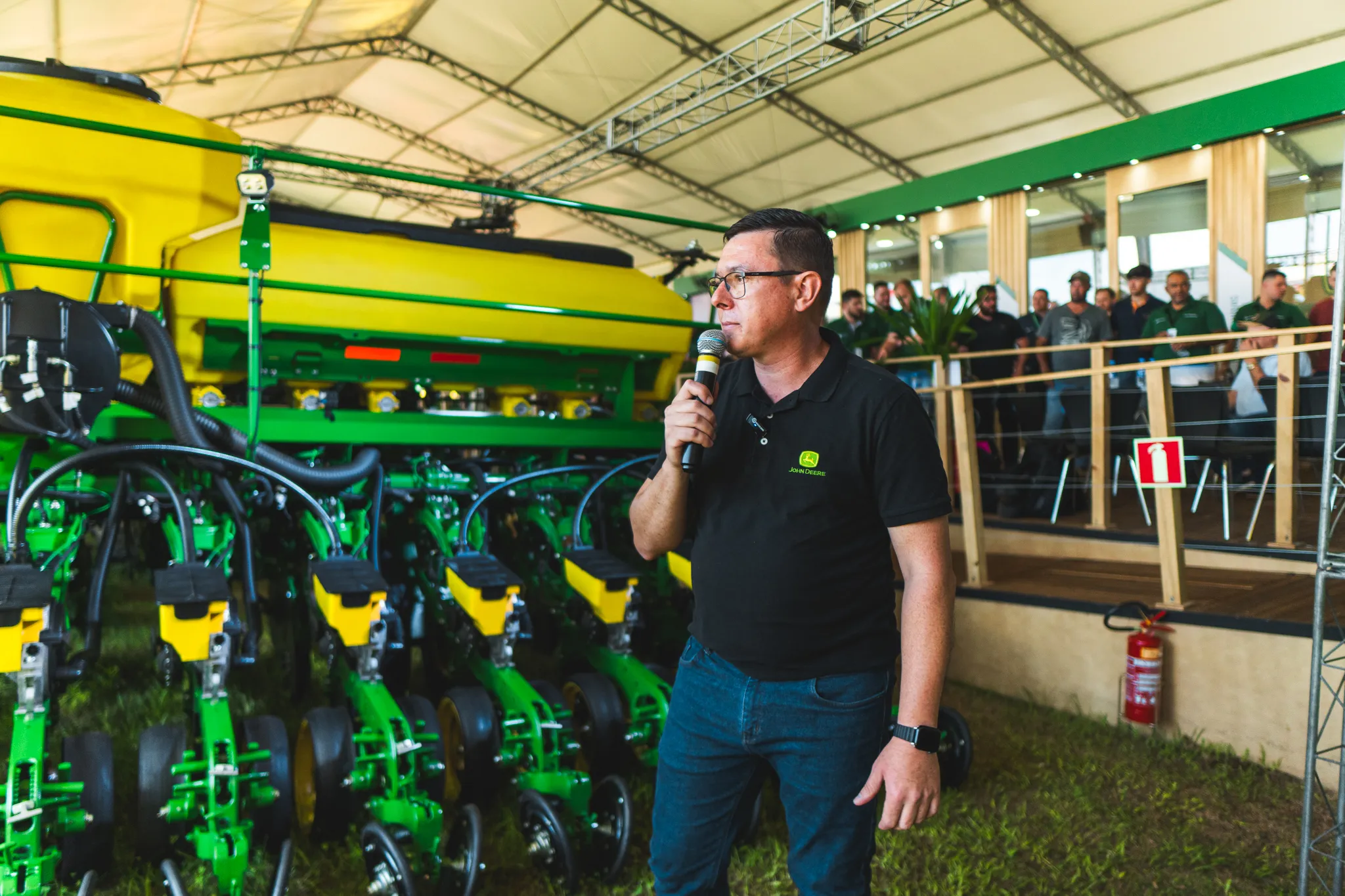 John Deere lança série de plantadeiras PL1200 e Carreta Graneleira 