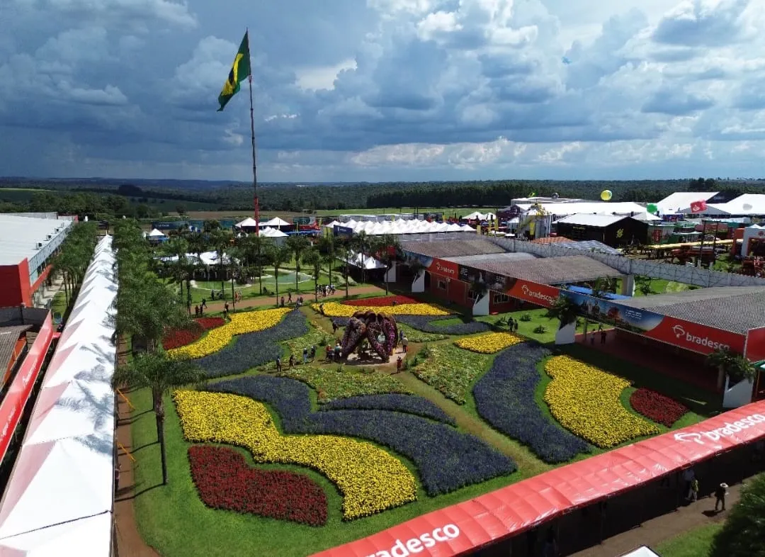 Show Rural Coopavel atinge recorde histórico de público numa terça-feira