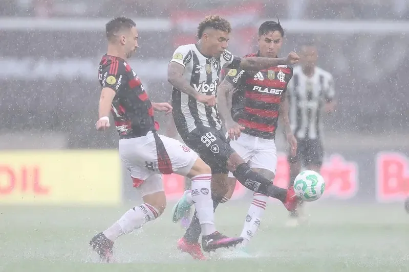 Flamengo e Botafogo fazem clássico nesta quarta-feira pelo Carioca