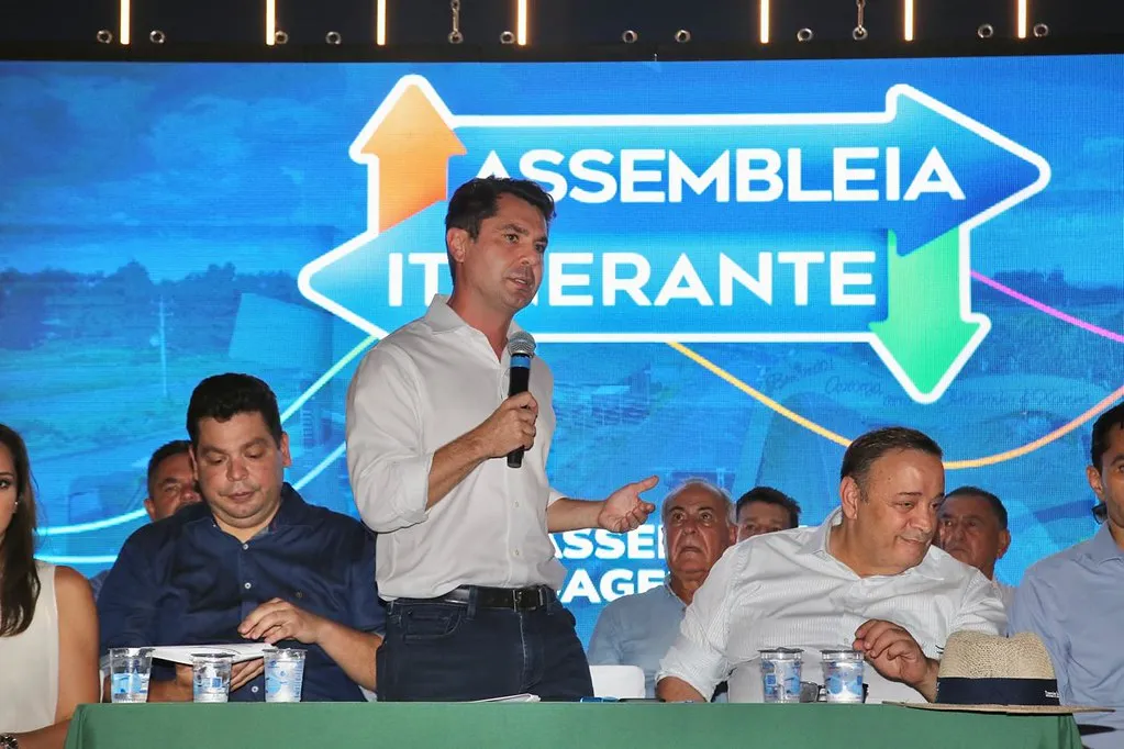 “Hoje, pela primeira vez, trago a Assembleia para Cascavel, cidade que meu avô ajudou a desenvolver”