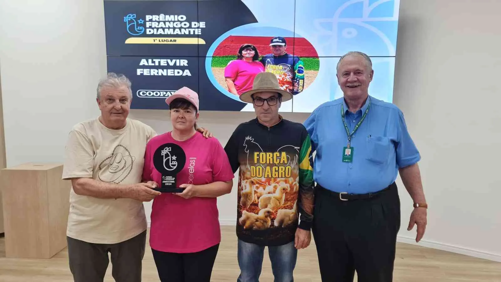 Destaques da avicultura são premiados no Show Rural