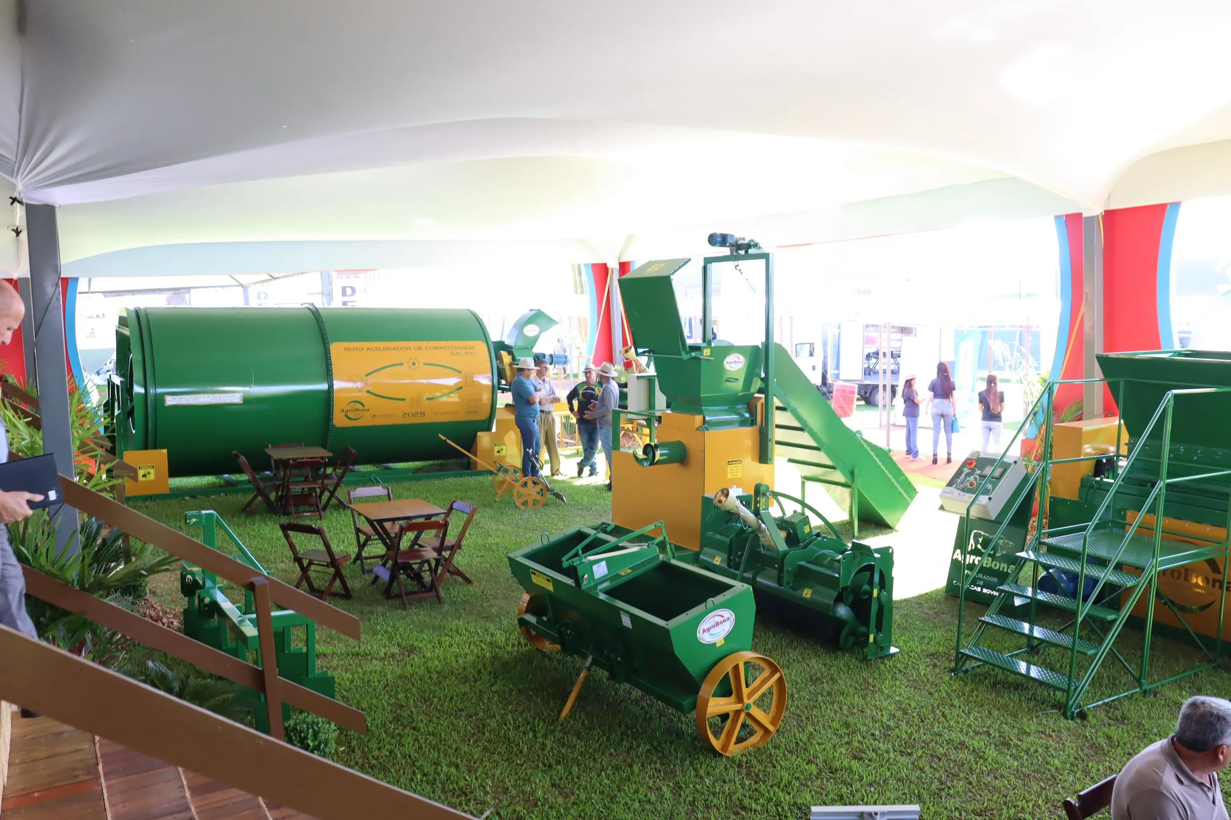 Agrobona apresenta portfólio no Show Rural Coopavel