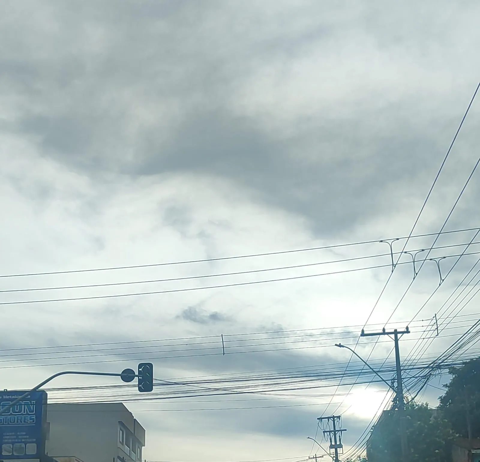 Semana começa quente em Cascavel, com máxima de 32°C e previsão de chuva