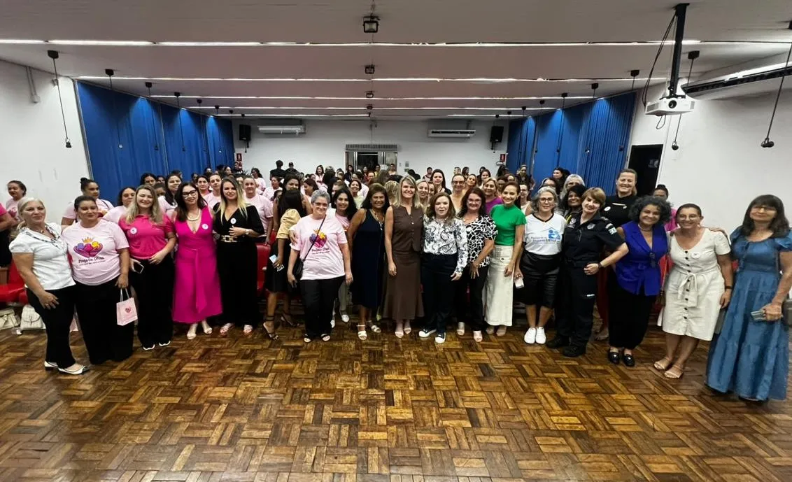 O “papel“ da mulher na política esteve em debate em palestra que abordou “As Mulheres e a Democracia”
