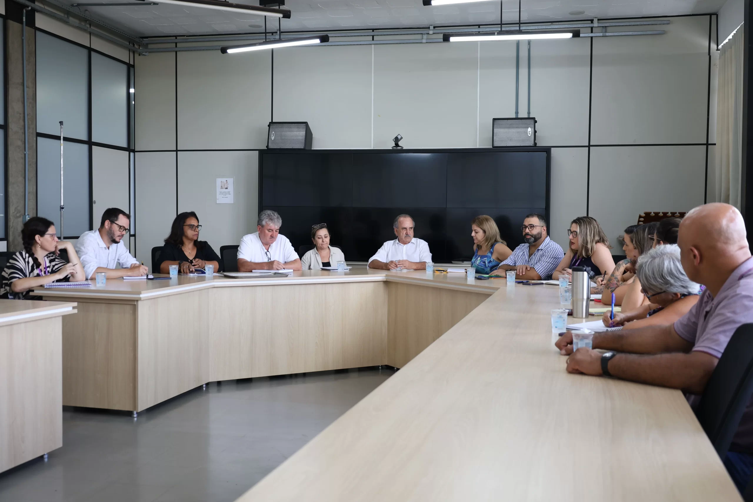 Prefeitura e Siprovel realizam a primeira mesa de negociação de 2025