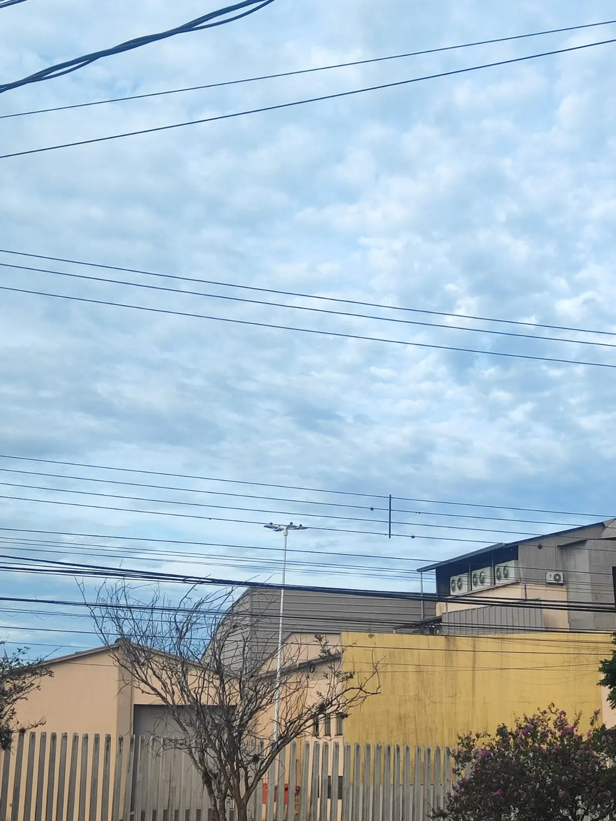 Frente fria traz instabilidade e possibilidade de chuva para Cascavel nesta quinta-feira