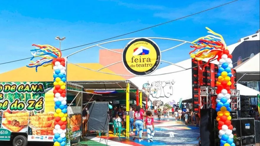 Feira do Teatro celebra sete anos com programação especial neste domingo em Cascavel