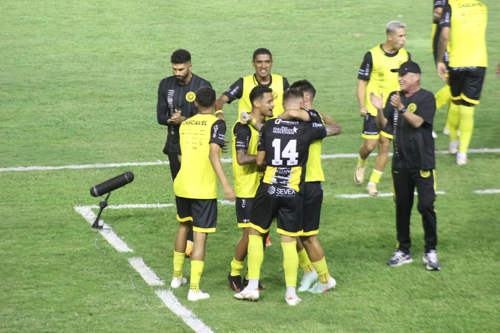 Efeito Tcheco? Cascavel vence o América-MG e avança na Copa do Brasil