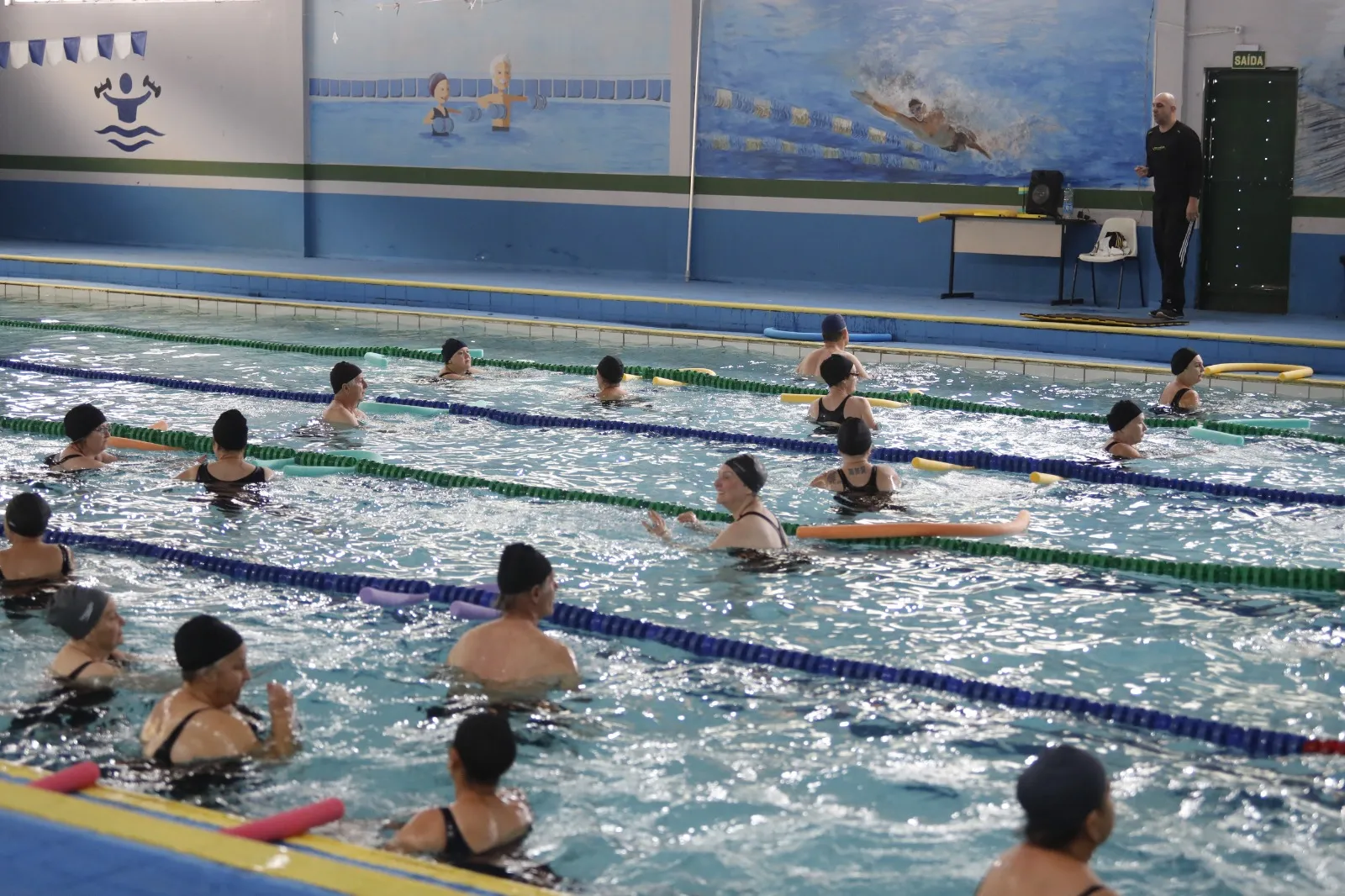 Alta procura por aulas de natação e hidroginástica leva a ampliação de vagas em Cascavel