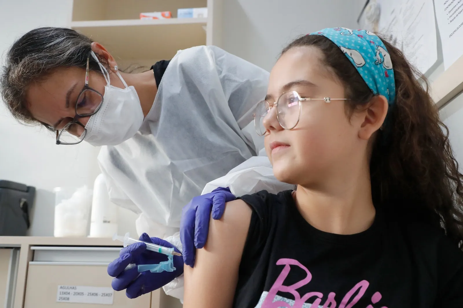 Saúde recebe mais de 7 mil doses de vacinas de varicela, tetraviral, febre amarela e covid