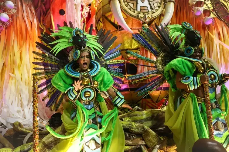O ano só começa depois do Carnaval? Cascavelenses concordam em partes