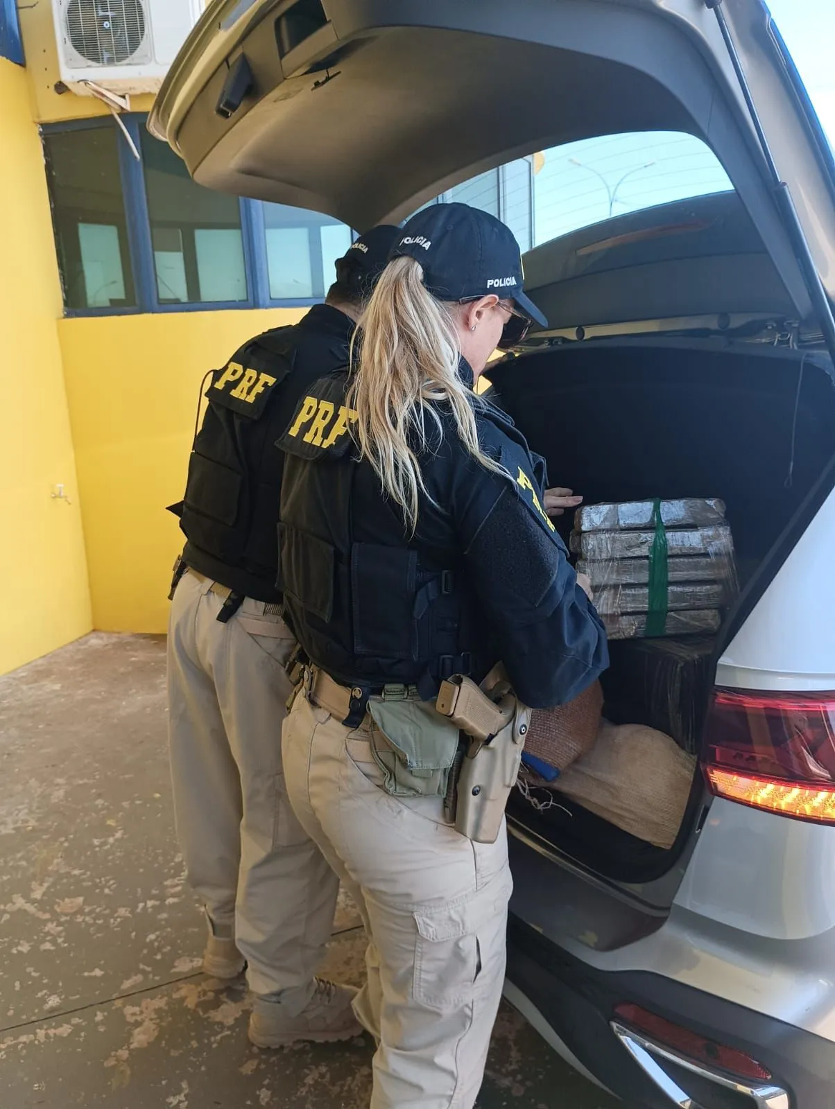 Mulher é presa em Cantaduvas com 165 quilos de maconha