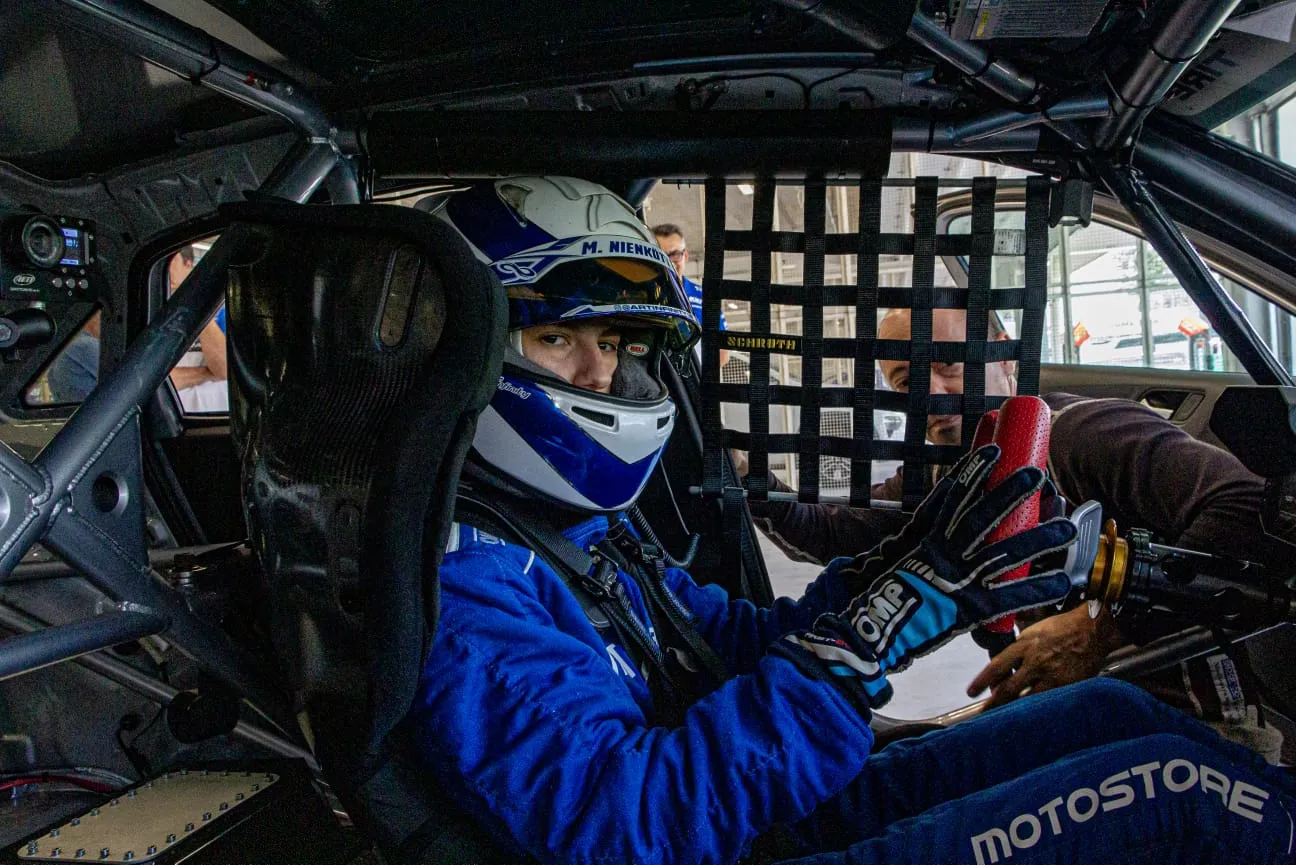 Brasil tem pela primeira vez três mulheres no automobilismo internacional