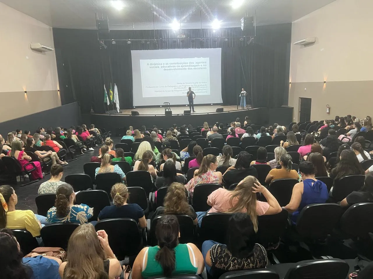 Professores de Corbélia participam de formação sobre tecnologia, saúde mental e educação especial