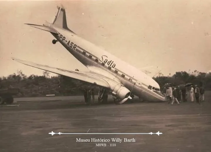 Saudade não tem idade: O beijo da aeronave no solo de Toledo