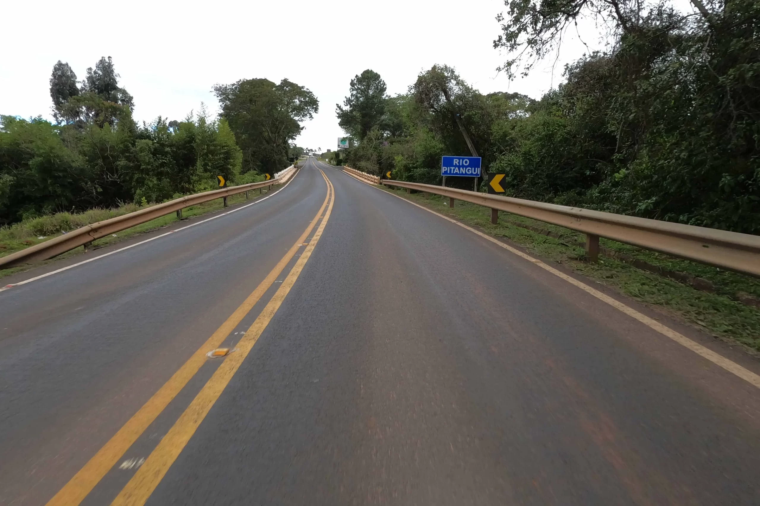 Fluxo rodoviário segue normal em grande parte das estradas do Paraná