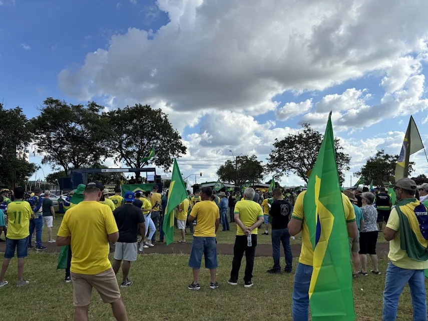 Manifestação da direita em Cascavel pede anistia aos presos do 8 de janeiro