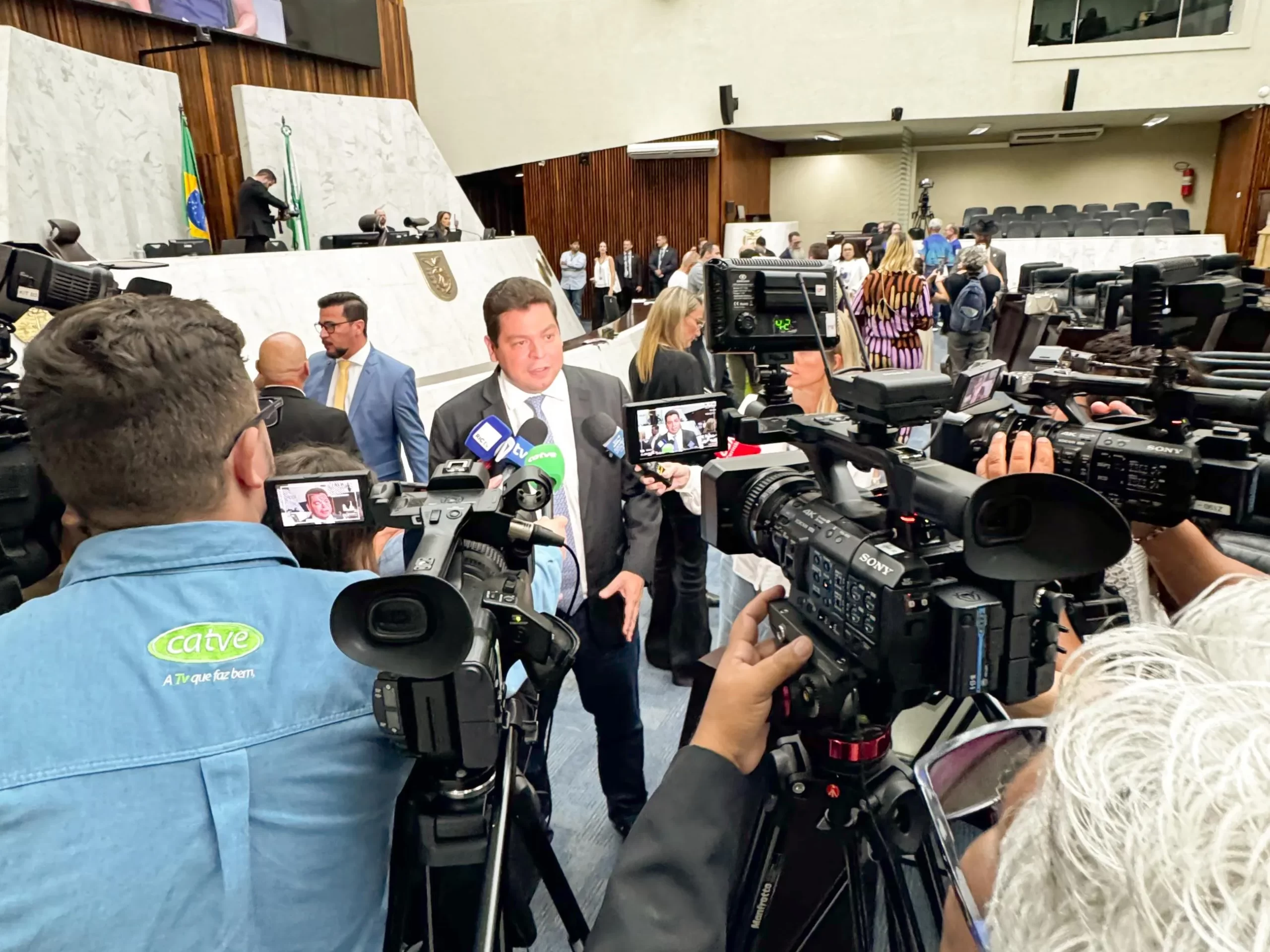 Aprovação do Programa de Segurança Alimentar cria segurança jurídica aos RU’s, destaca Gugu Bueno