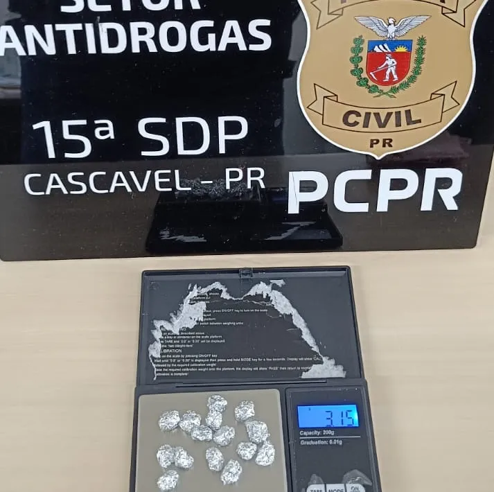 Polícia Civil apreende drogas e prende casal por tráfico em Cascavel