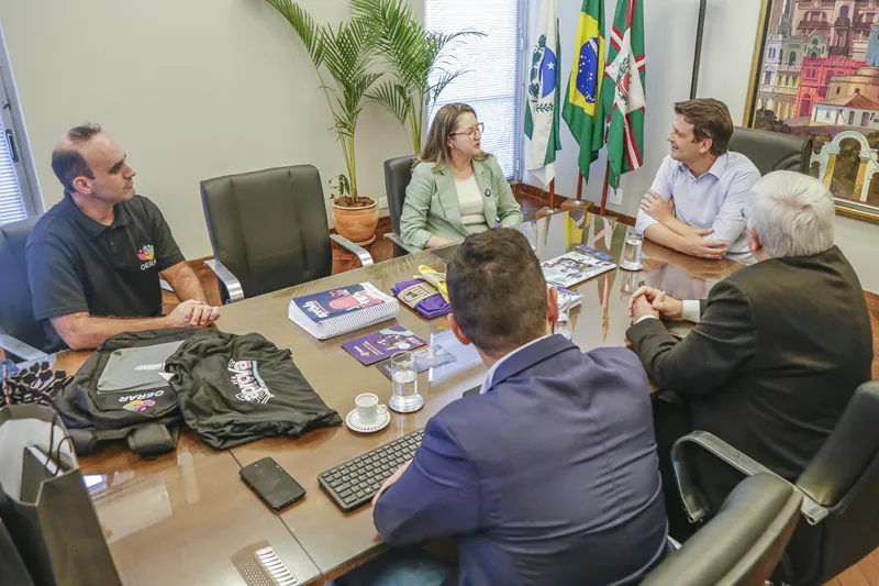 “Tenho compromisso com ampliar a qualificação de jovens para o trabalho”, diz o prefeito de Curitiba