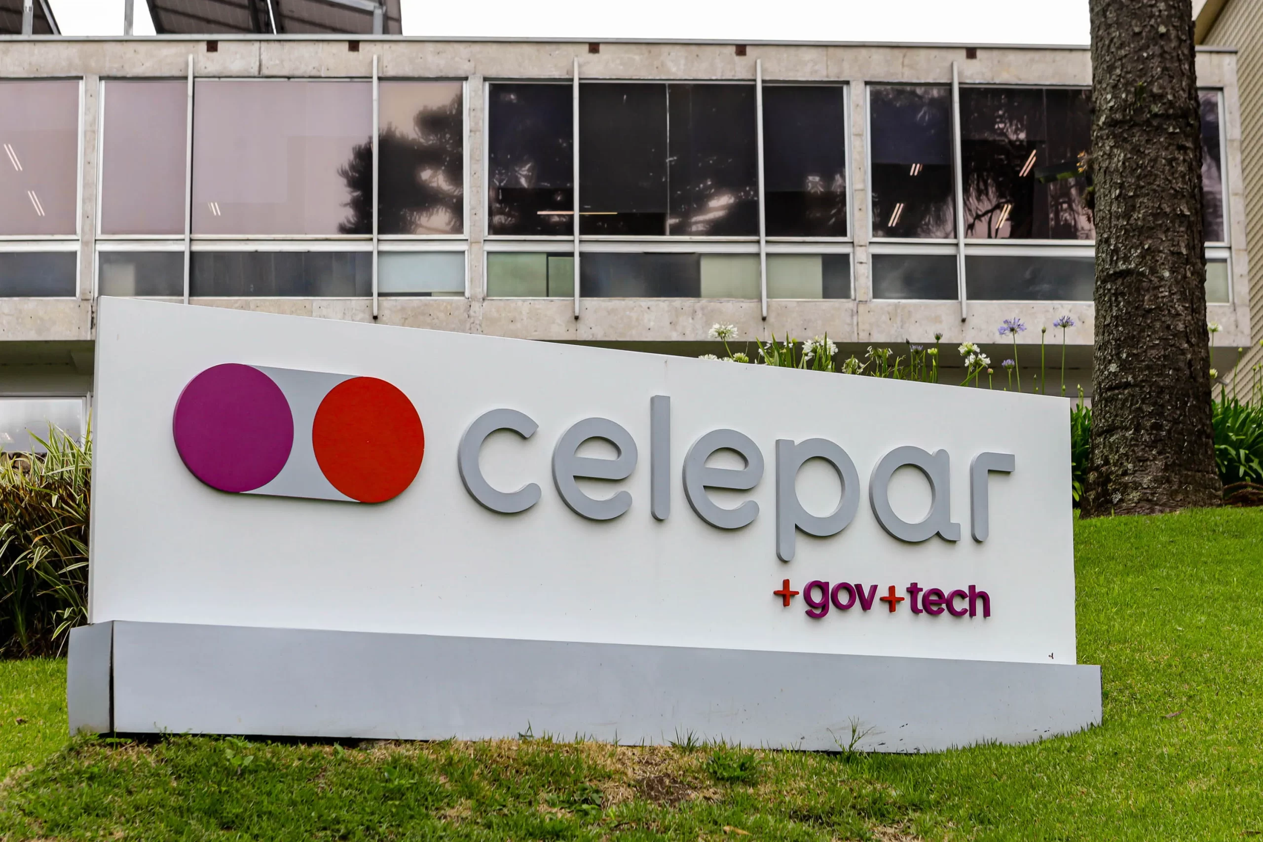 TJ-PR exige explicações sobre privatização da Celepar