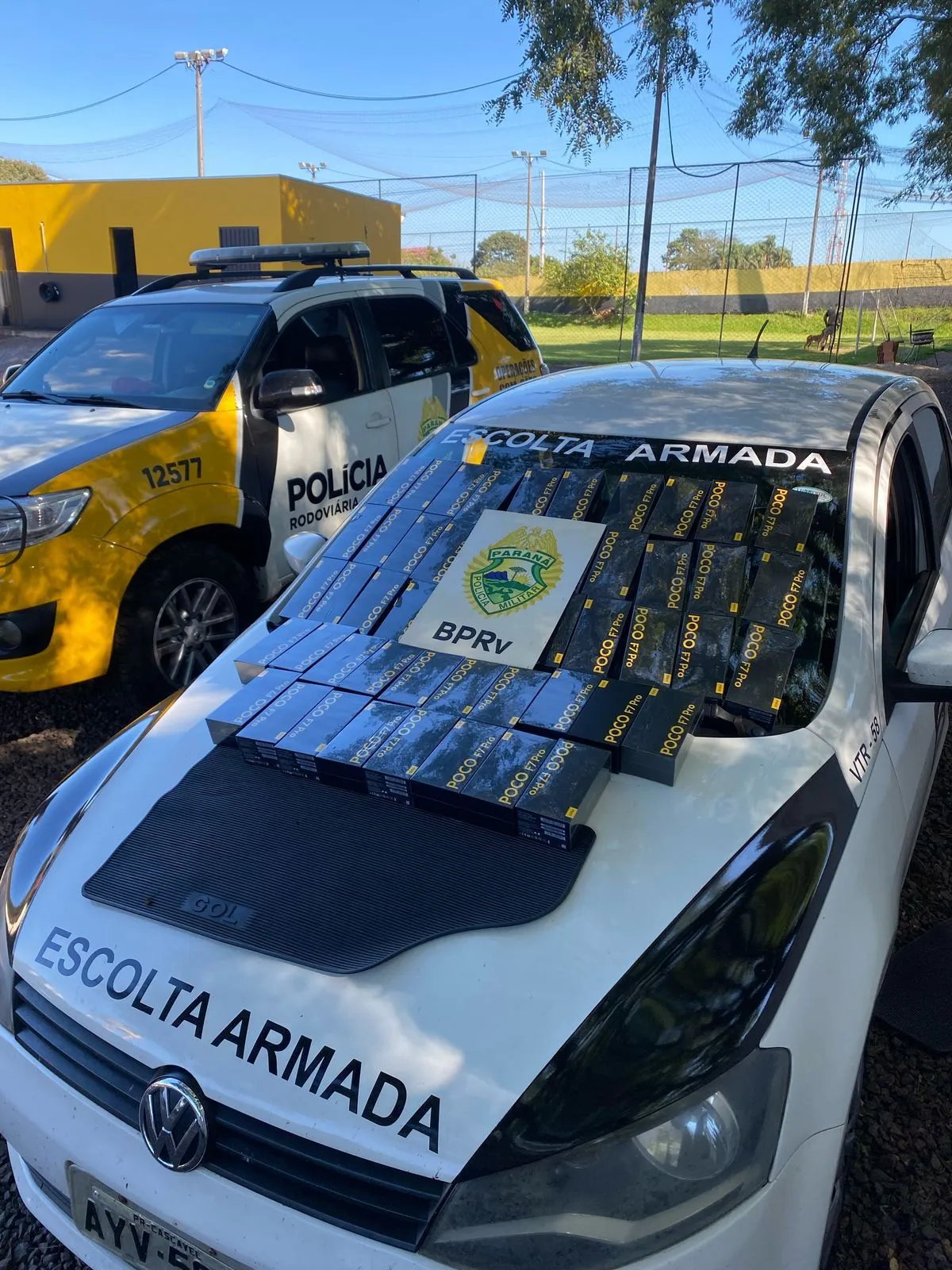 Polícia Rodoviária Estadual apreende 50 celulares ocultos em banco de veículo