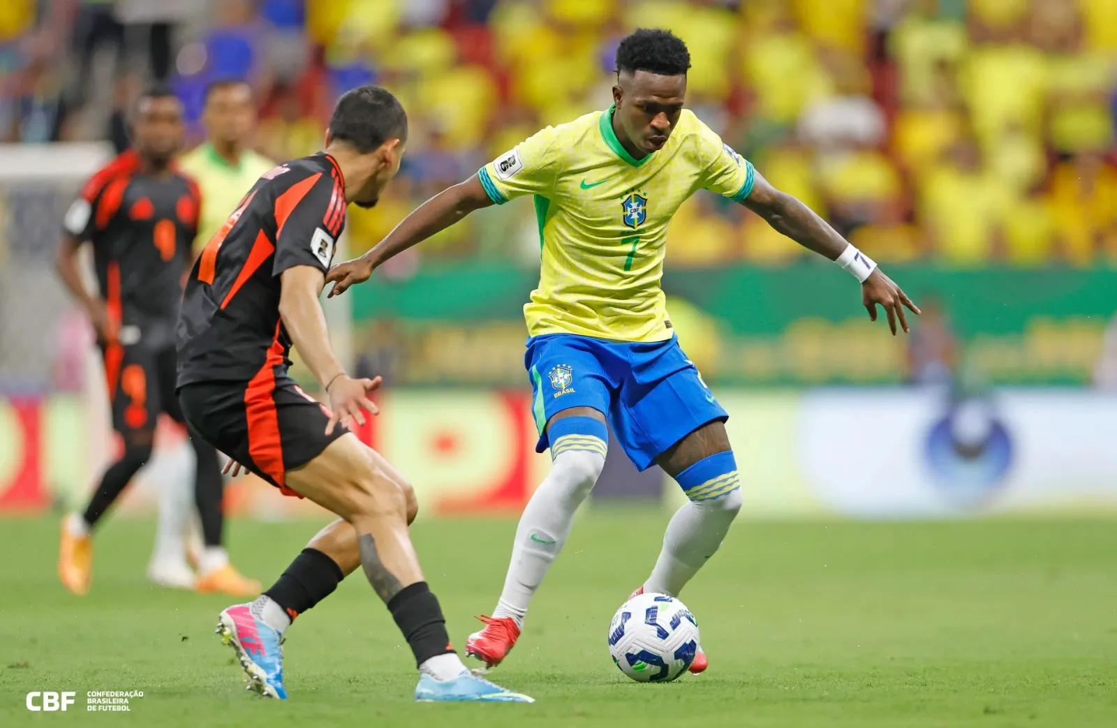 Dorival evita falar em alívio, mas valoriza vitória do Brasil sobre a Colômbia