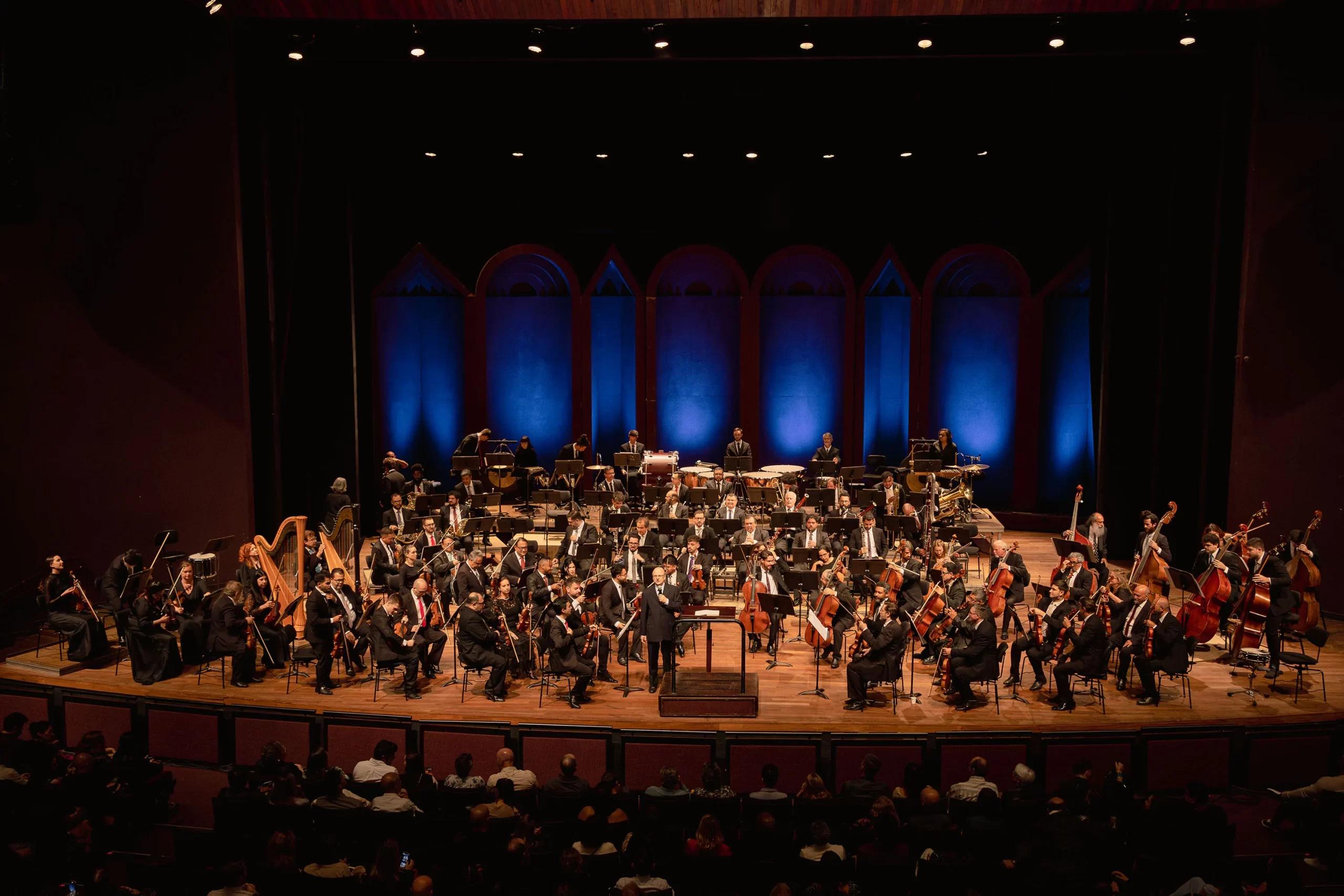 Tributo a Ravel: estreia da Orquestra Sinfônica em 2025 leva 4 mil pessoas ao Guairão